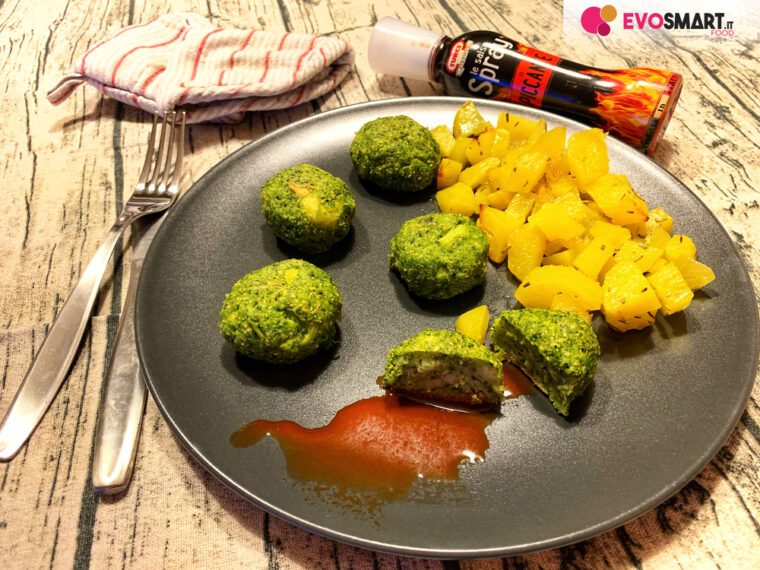 Polpette di broccoli fatte in casa con salsa spray ...