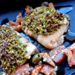 Filetti di salmone in crosta di pistacchi con la friggitrice ad aria